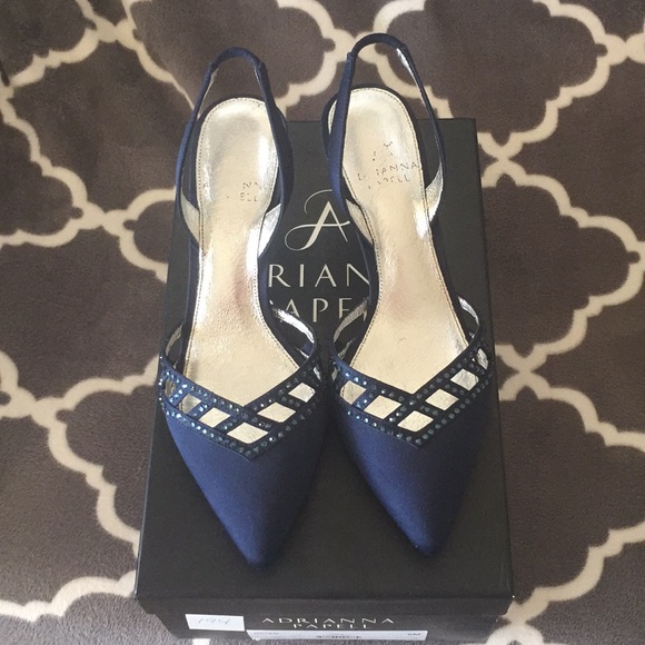 Adrianna Papell Haven Navy Satin pump in size 6 - Picture 2 of 8